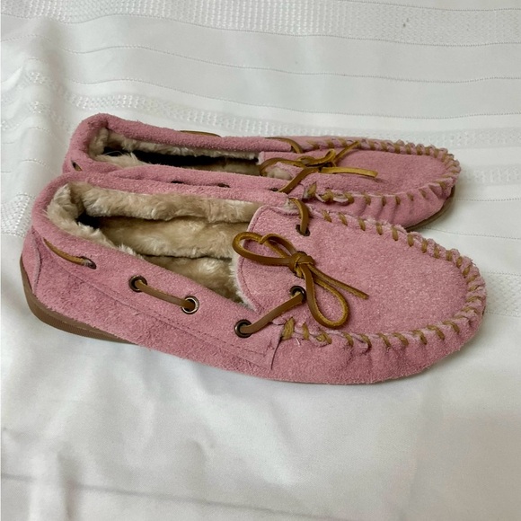 🎀Pink Suede Moccasin Slippers🎀 - Picture 10 of 14